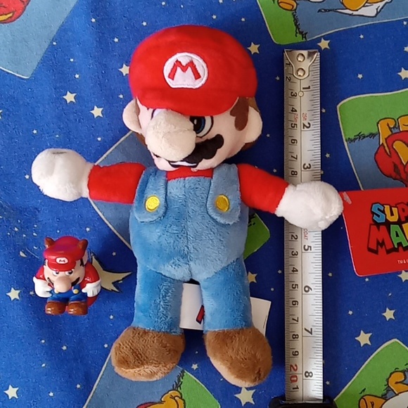 Super Mario Plush & Bonus - Picture 2 of 7